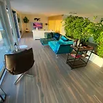 Luxusloft Mit Warmem Outdoor Whirlpool *