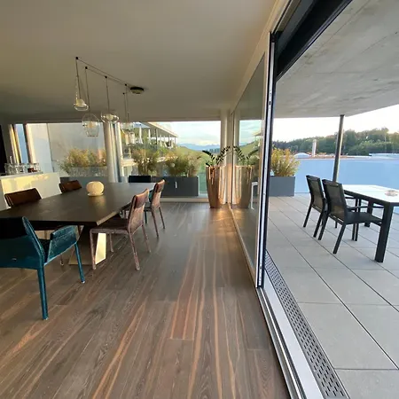 Luxusloft Mit Warmem Outdoor Whirlpool